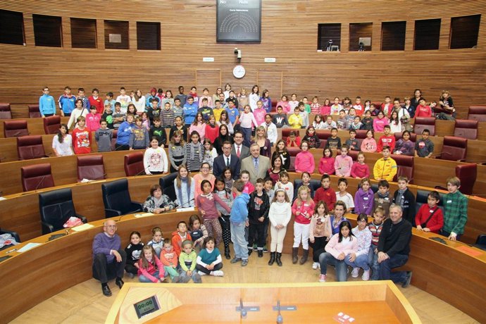 Pleno de Aldeas Infantiles en las Corts