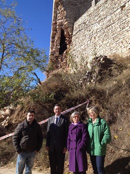 R.Farré (Delegació Govern Lleida) M.Maja (alc.Estaràs) y técnicos