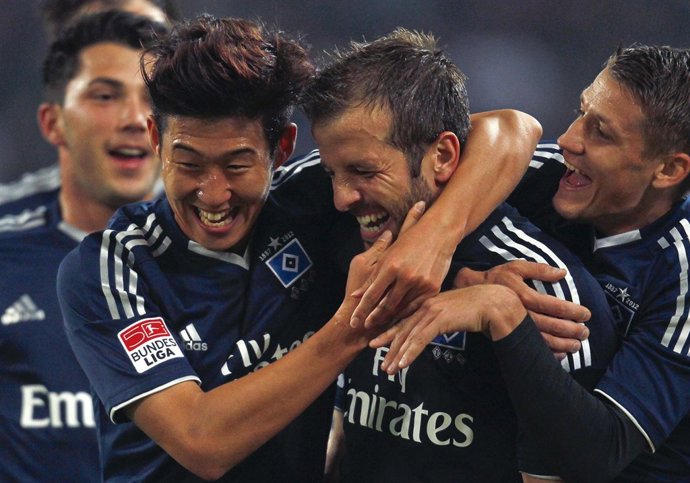 Van der Vaart lidera la victoria del Hamburgo