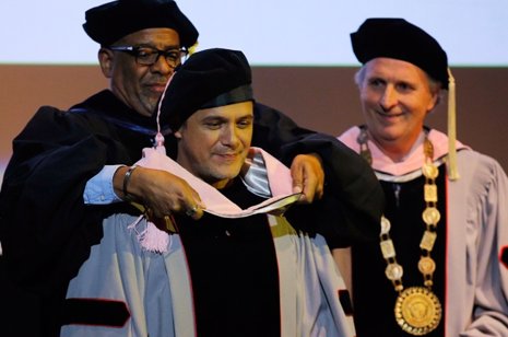 Alejandro Sanz recibe el honoris causa