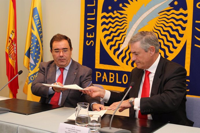 Vicente Guzmán (UPO) y José Luis Fernández (Banco Santander)