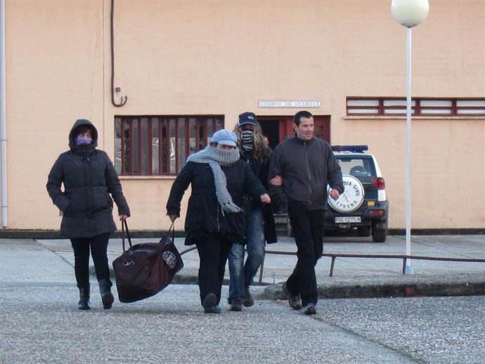 Sale de la cárcel de Monterroso, en Lugo, el etarra Zubieta Zubeldia.