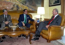 Reunión entre los subdirectores generales y el director del CETI