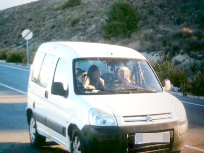 La 'grapo' Encarnación León abandona la cárcel de Campos del Río en un vehículo