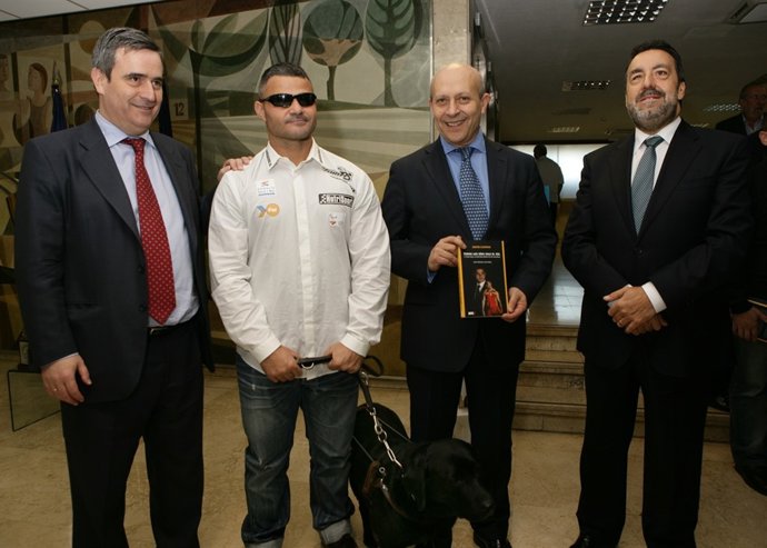 David Casinos con Miguel Cardenal, José Ignacio Wert y Miguel Carballeda