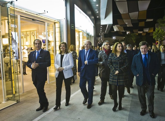 INAUGURACION DEL CENTRO COMERCIAL HOLEA EN HUELVA