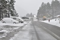 La nieve obliga a utilizar cadenas en las carreteras A-138, A-139 y A-2617, en la provincia de Huesca