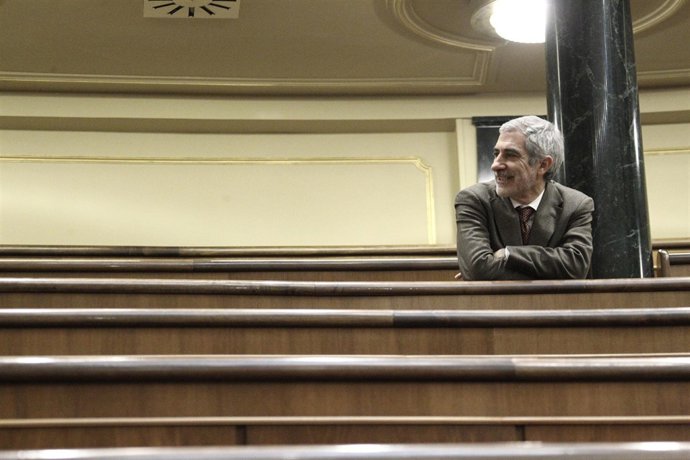 Llamazares solo en el Congreso