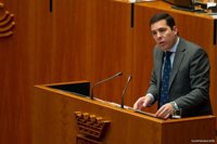 La ley que limita a ocho años el mandato del presidente de Extremadura continúa con su tramitación parlamentaria