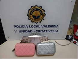 Bolsos arma' incautados por la Policía Local