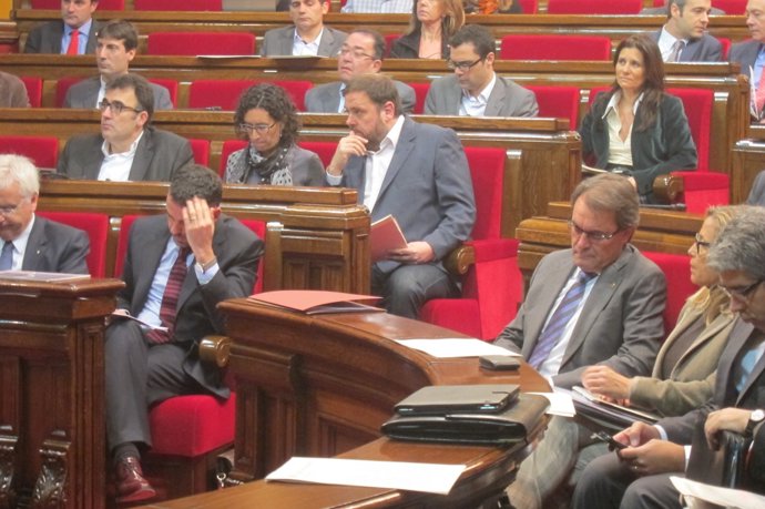 O.Junqueras y Artur Mas, en el pleno del Parlament
