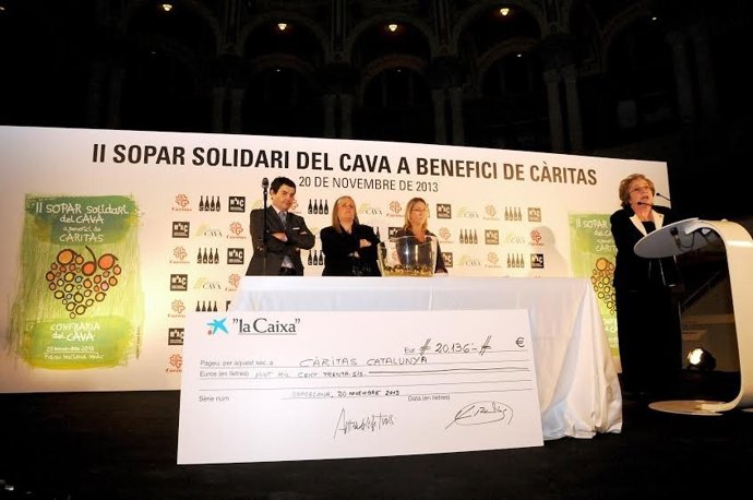 Segunda cena solidaria de la Cofradía del Cava Sant Sadurní