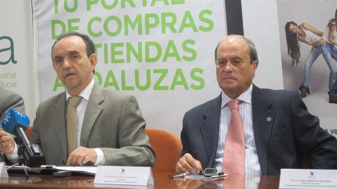 El consejero de Turismo, Rafael Rodríguez, y presidente de la FOE, Antonio Ponce