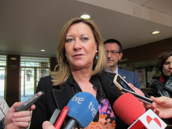 Pilar del Olmo, antes de la conferencia en la Facultad de Ciencias Económicas.