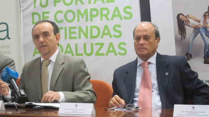 El consejero de Turismo, Rafael Rodríguez, y presidente de la FOE, Antonio Ponce