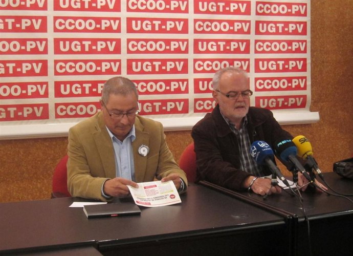 Paco Molina (i) y Conrado Hernández, durante la rueda de prensa
