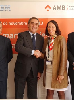 El gerente del AMB R.Torra y la vpta.De IBM Europa S.Spalmacin-Roma