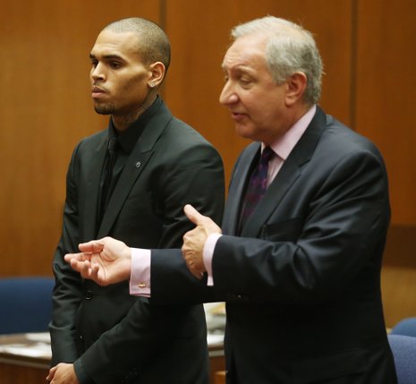 Chris Brown, ordenado a tratar su ira y drogacció