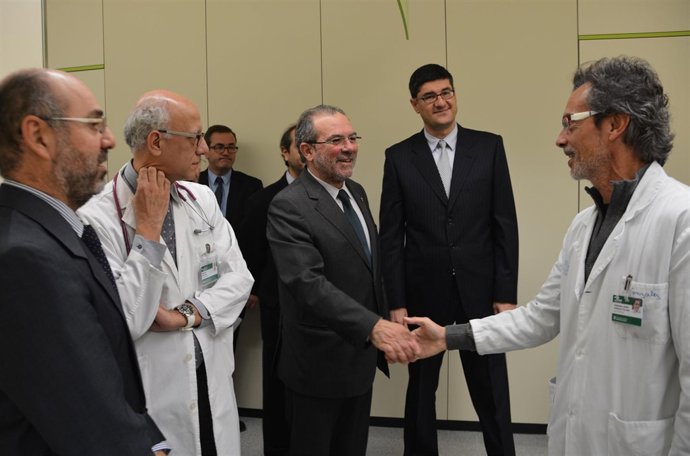 Pte. Diputación de Lleida, Joan Reñé, en el hospital Arnau de Vilanova