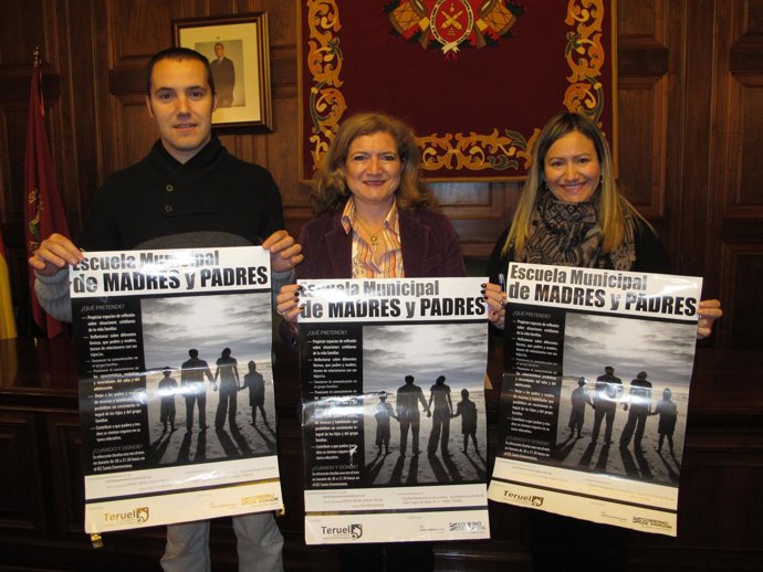 Presentación de la nueva edición de la Escuela de Madres y Padres