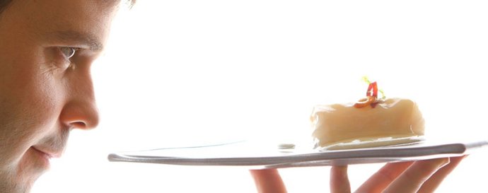 Ignacio Solana con uno de sus platos