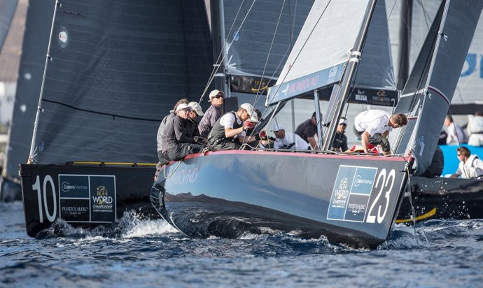 El estadounidense Ironbound, primer líder del Calero Marinas RC44 World