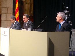 El Conseller F.Homs, pte.Artur Mas y secretario Comunicación Govern, Josep Martí