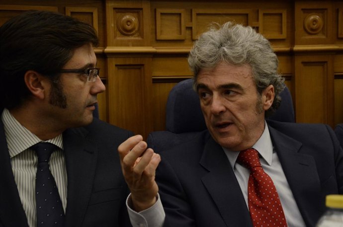 Arturo Romaní y Leandro Esteban en el pleno de las Cortes                    