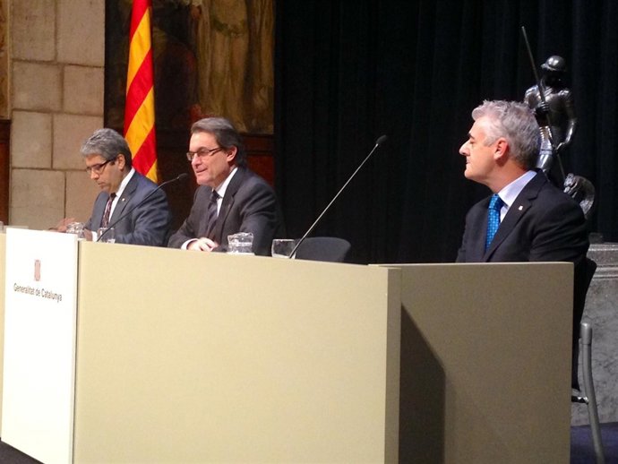 El Conseller F.Homs, pte.Artur Mas y secretario Comunicación Govern, Josep Martí