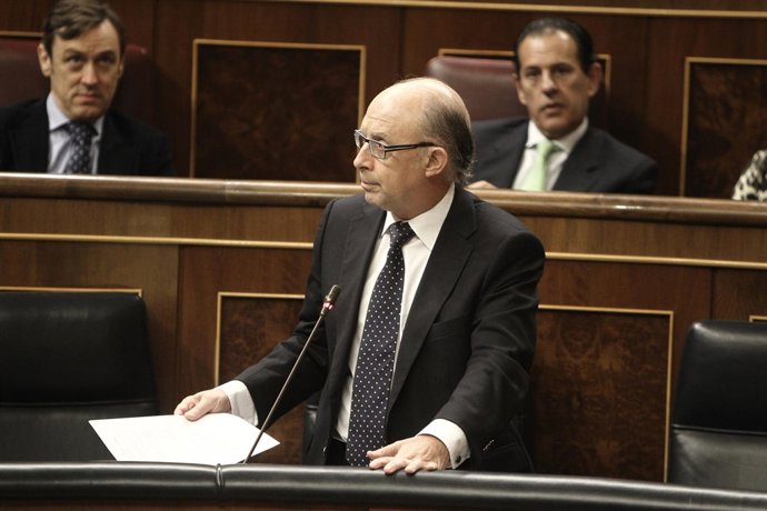 El ministro de Hacienda, Cristóbal Montoro, en el Congreso
