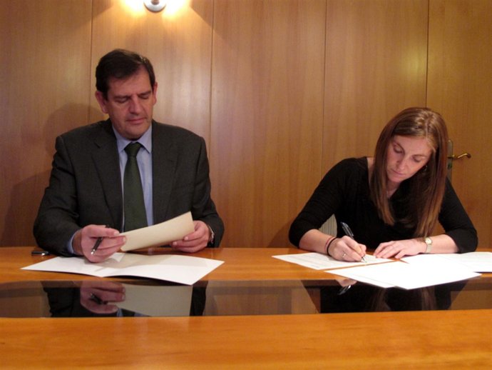 Momento de la firma del convenio