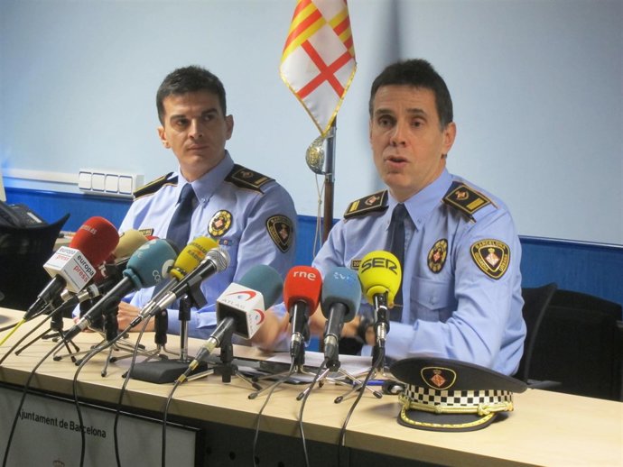 El intendente de la Urbana C.Reyner y el inspector B.Granados