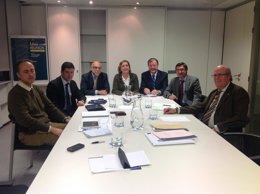 Imagen de la reunión para implantar la licencia única de caza