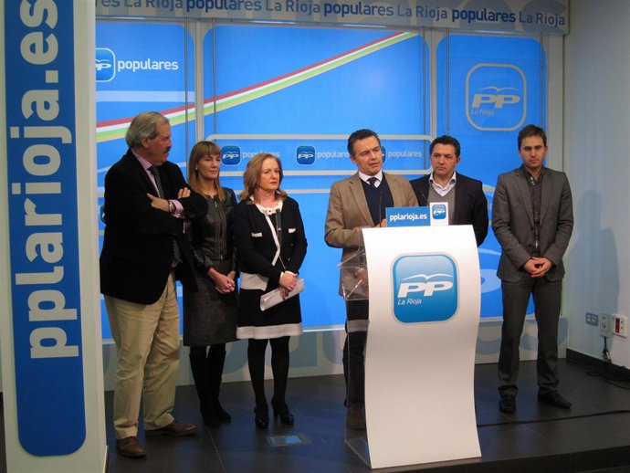 Los responsables populares riojanos, en la rueda de prensa
