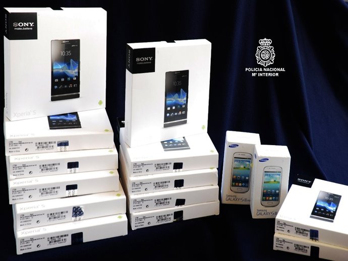 Móviles que llevaba el joven