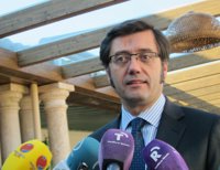 C-LM asegura que las previsiones de la UE "no afectan en absoluto" a la meta del 1% del déficit fijada para 2014