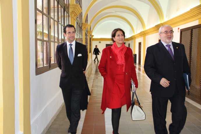 LA SECRETARIA DE ESTADO DE TURISMO MANTIENE ENCUENTRO CON ESTUDIANTES