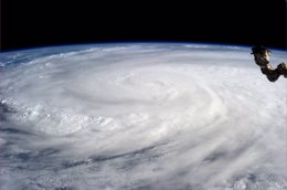 Fotografía del tifón Hayan desde el espacio