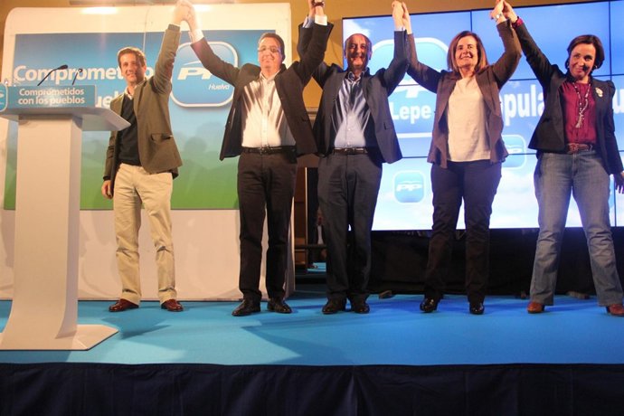 La ministra de Empleo, Fátima Báñez, participa en un acto en Lepe (Huelva).