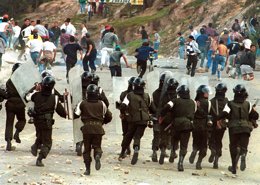 Policía antidisturbios de Colombia