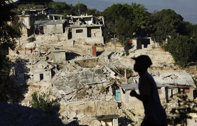 Terremoto Haiti escombros
