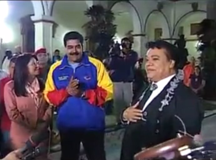 Juan Gabriel canta a Nicolás Maduro