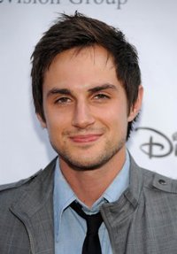 Andrew J. West se une a la cuarta temporada de The Walking Dead