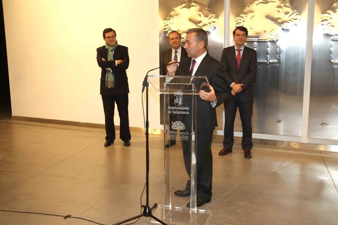 Paulino Rivero interviene en la inauguración de la muestra