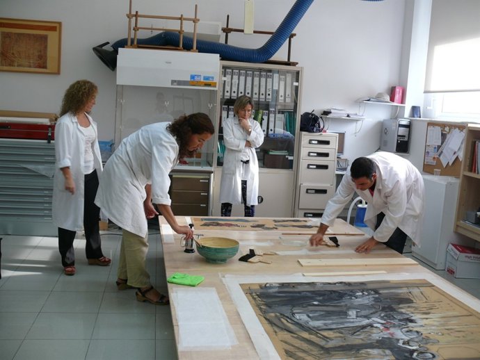 Restauración de lienzos en el IVACOR