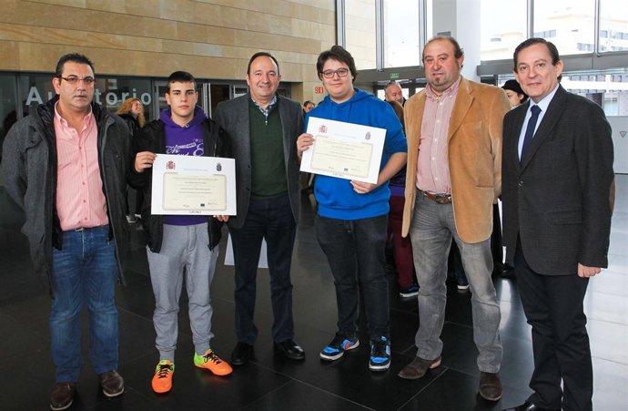 Entrega certificados de profesionalidad