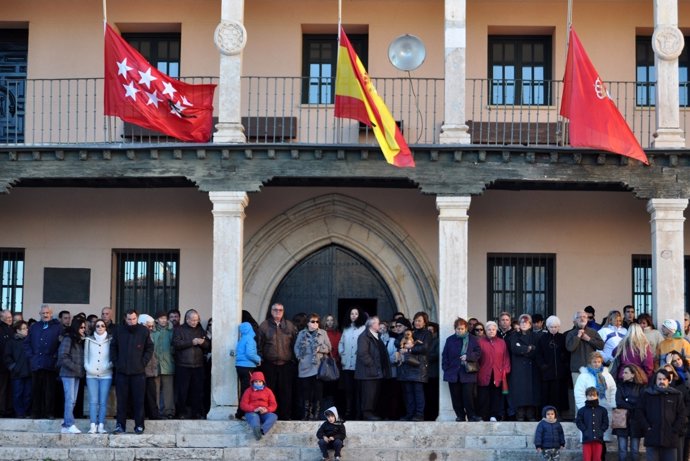 Concentración de condena a la violencia machista en Torrelaguna