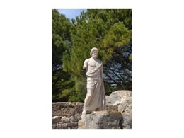 El dios griego Esculapi de la medicina en el yacimiento de Empúries