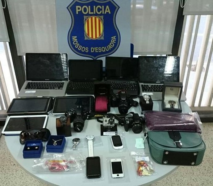 Algunos de los objetos robados recuperados por la policía