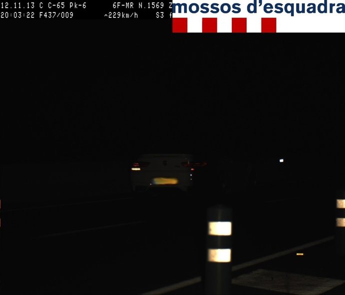 El vehículo infractor durante el control de velocidad
